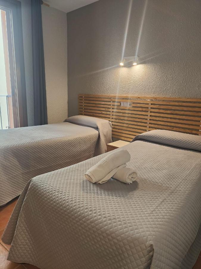 Hotel Acebo Plaza Mayor Хака Екстер'єр фото