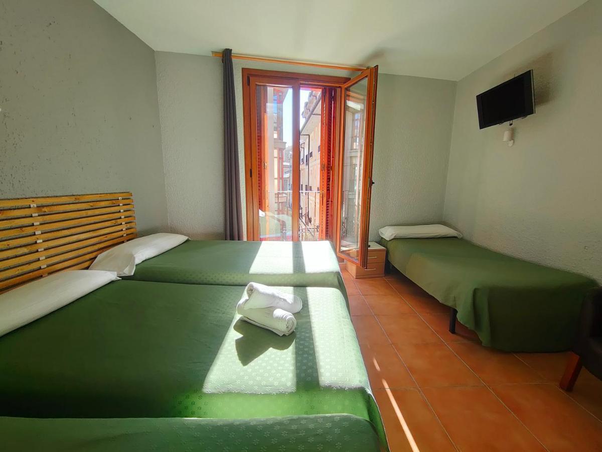 Hotel Acebo Plaza Mayor Хака Екстер'єр фото