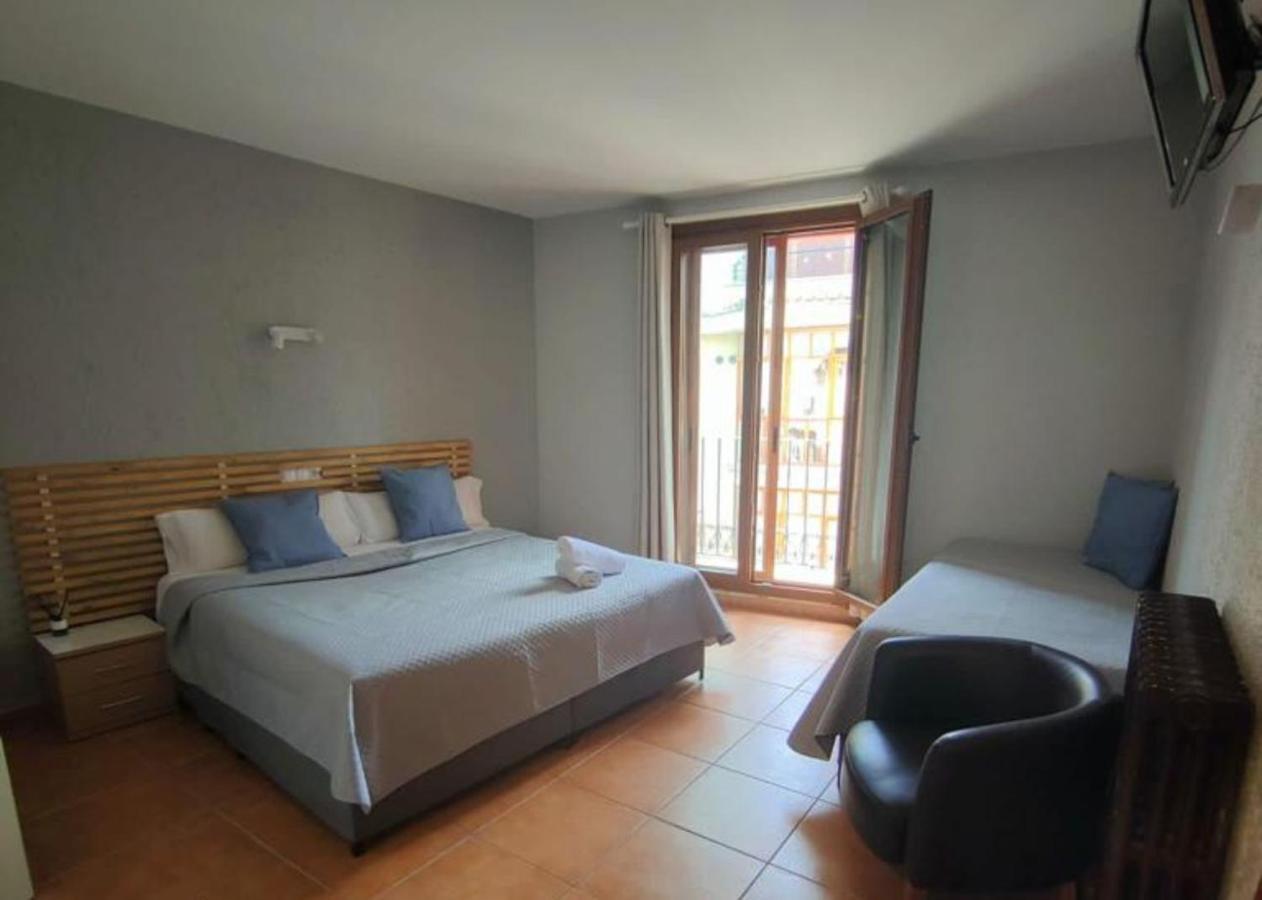 Hotel Acebo Plaza Mayor Хака Екстер'єр фото