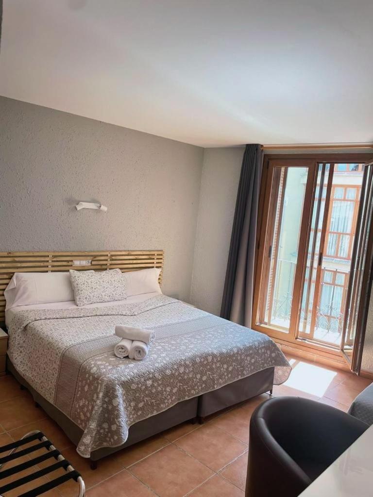Hotel Acebo Plaza Mayor Хака Екстер'єр фото