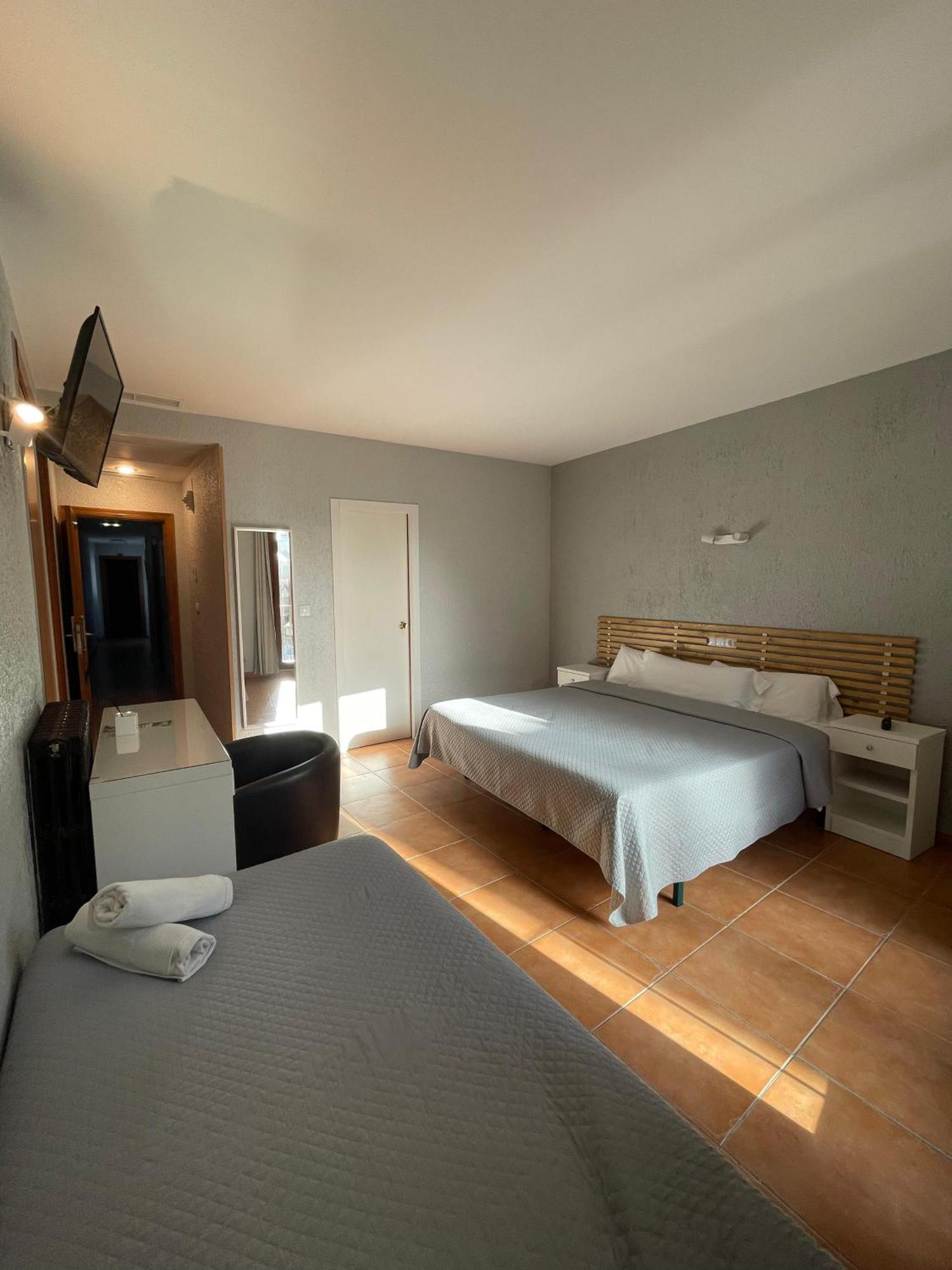 Hotel Acebo Plaza Mayor Хака Екстер'єр фото
